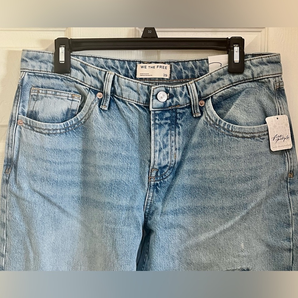 We The Free Tennessee Low Rise Boyfriend Jean, NWT - Picture 2 of 12